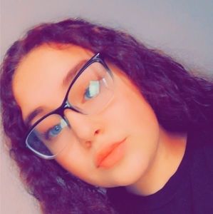 Meet your Posher, Alycia